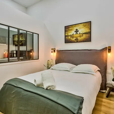05 - Designed Parisian Flat *